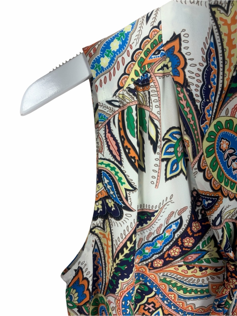 Van Heusen  Sleeveless Paisley Tie-Neck Blouse - Cream Multi size small - Picture 6 of 10